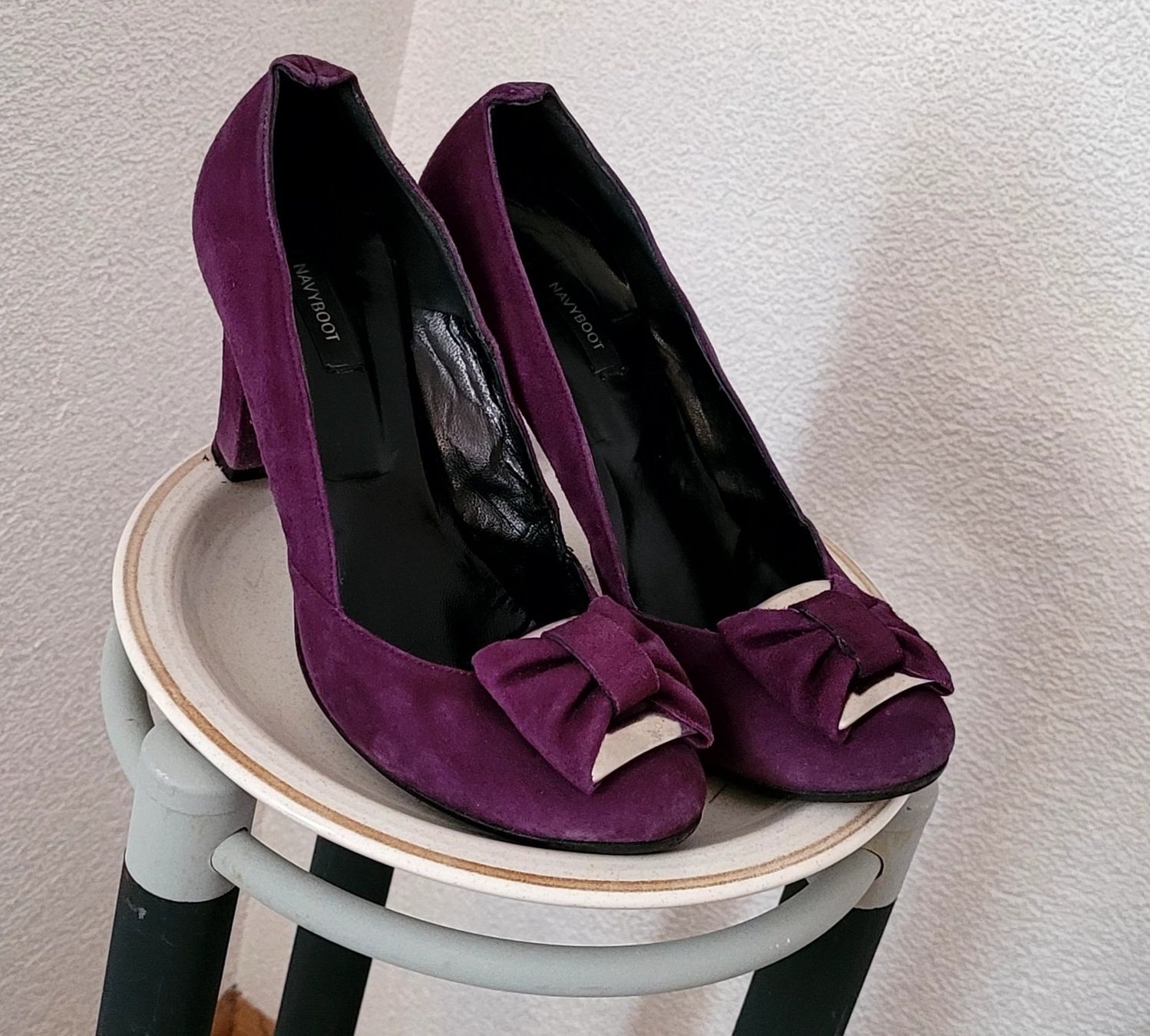 Navyboot Scarpe da donna: Violette Pumps Navyboot Gr. 38 – Usato da Füllinsdorf venduto da Sunnebliemli7