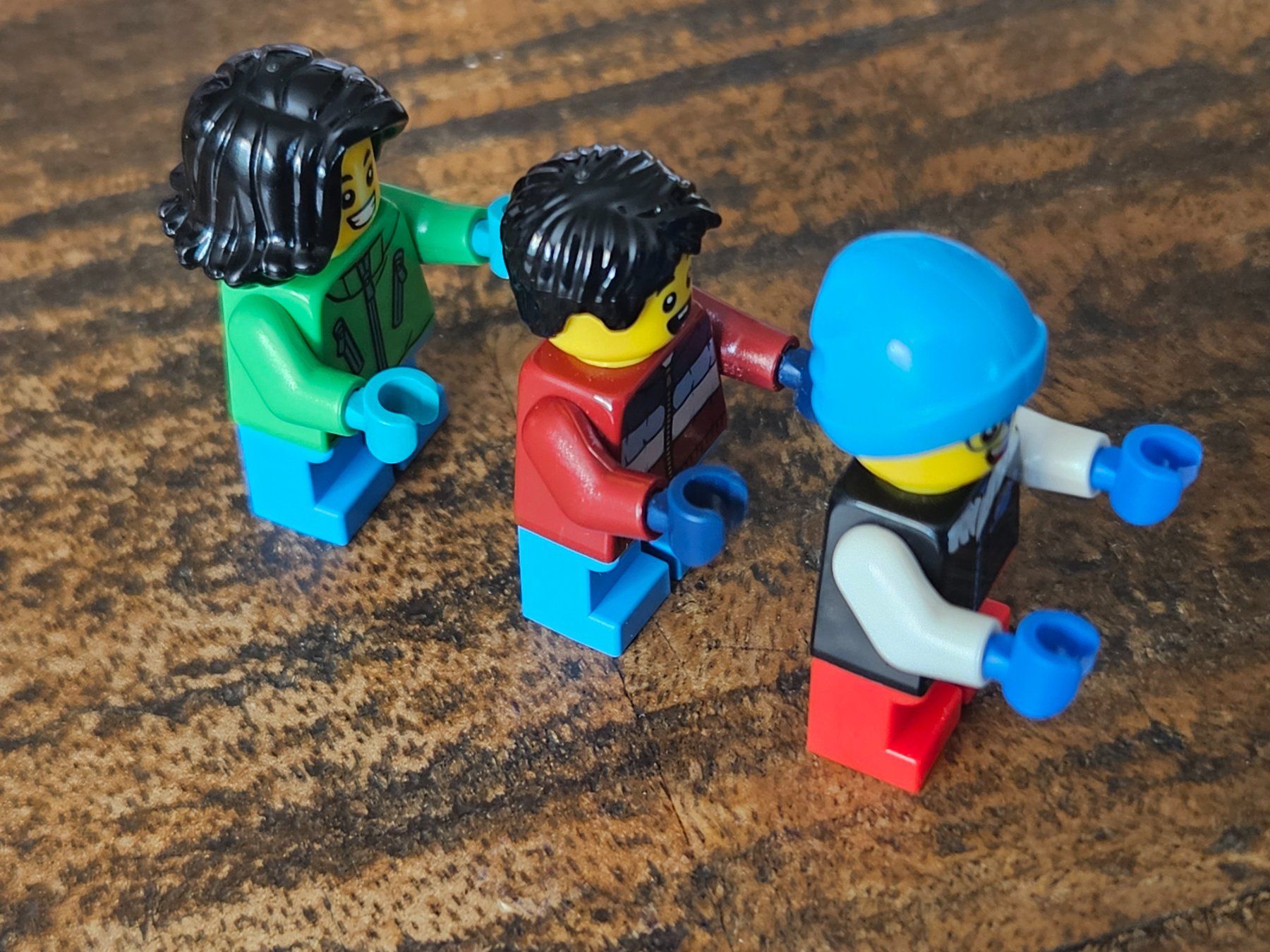 Lego Kit di costruzioni: lego lot de 3 figurines – Usato da Confignon venduto da Ecrofigs 3