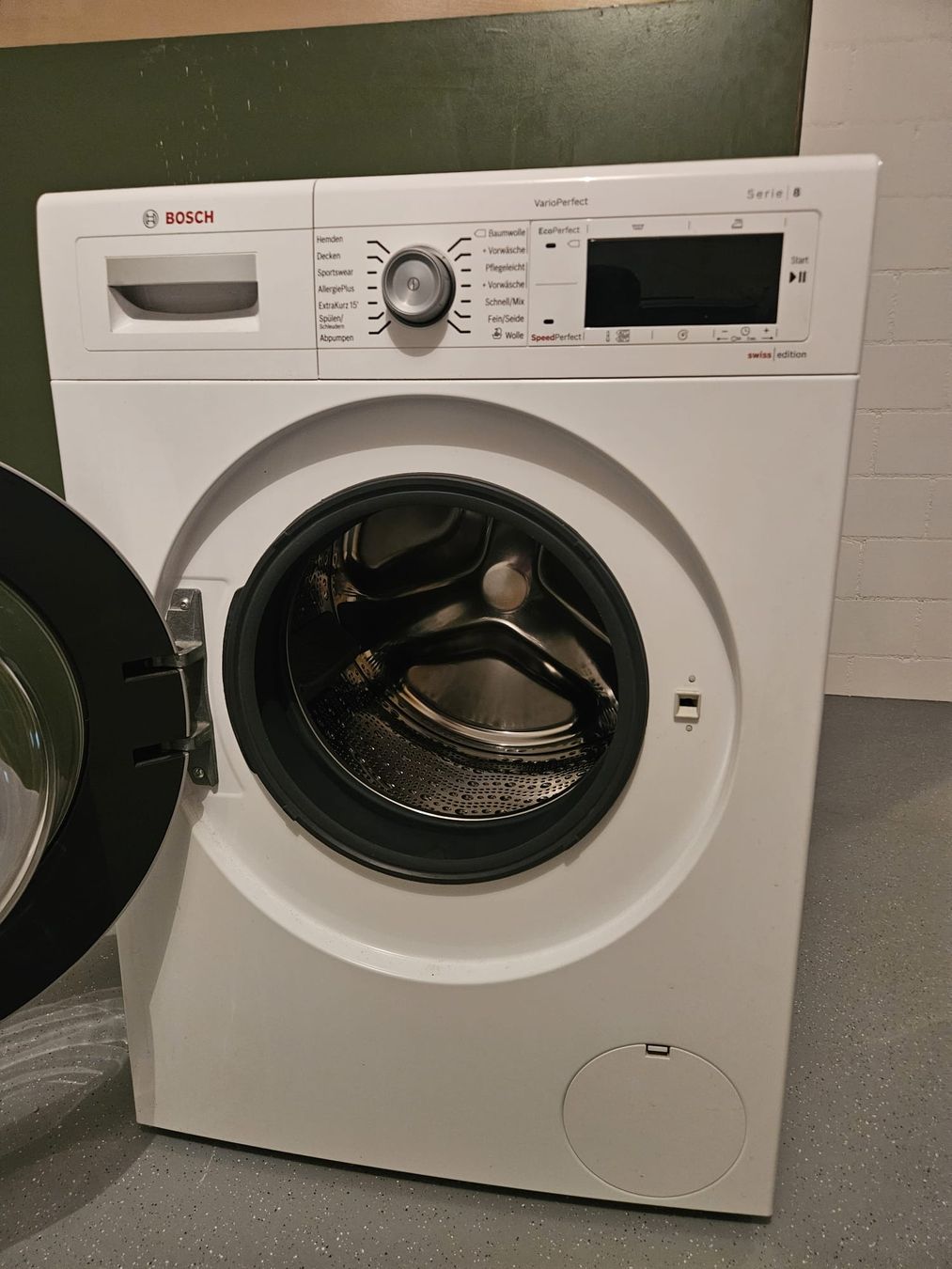 Bosch Machines à laver: BOSCH Waschmaschine Serie 8 – D'occasion à Safenwil par _HiLfAn92 1