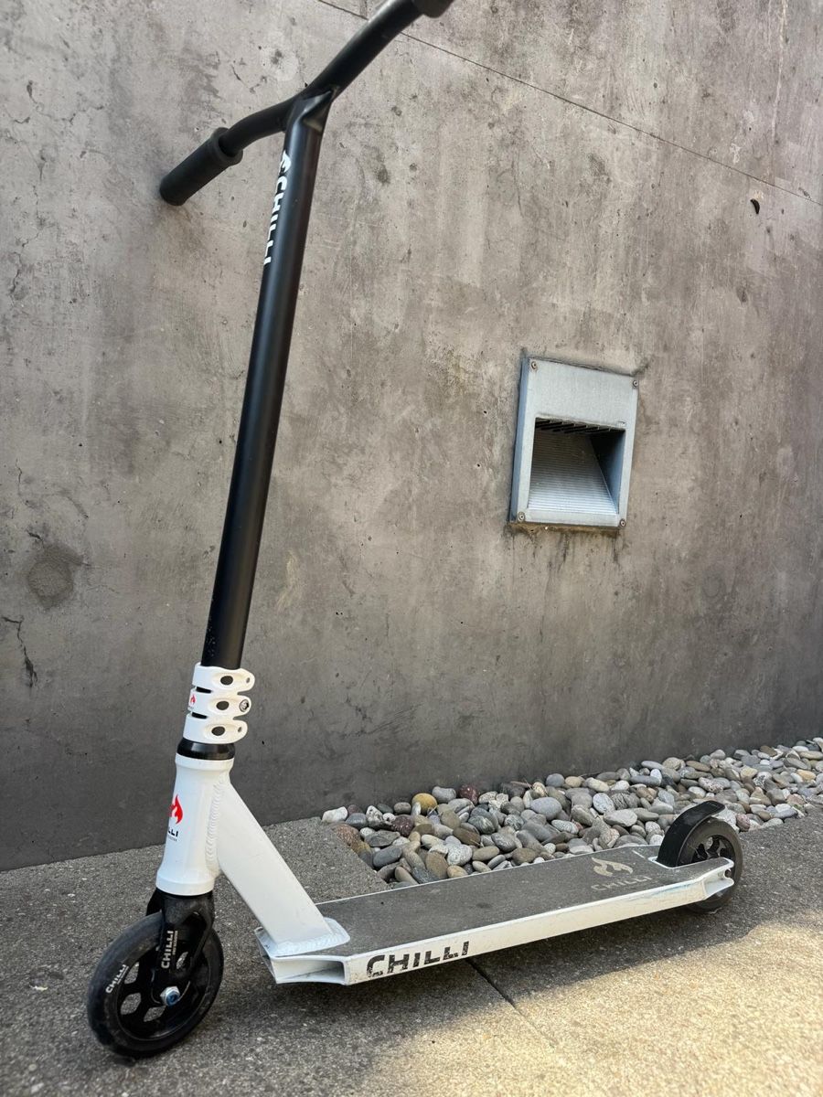 Scooter: Chilli Scooter Pro in weiss – Usato da Riehen venduto da was_n58x