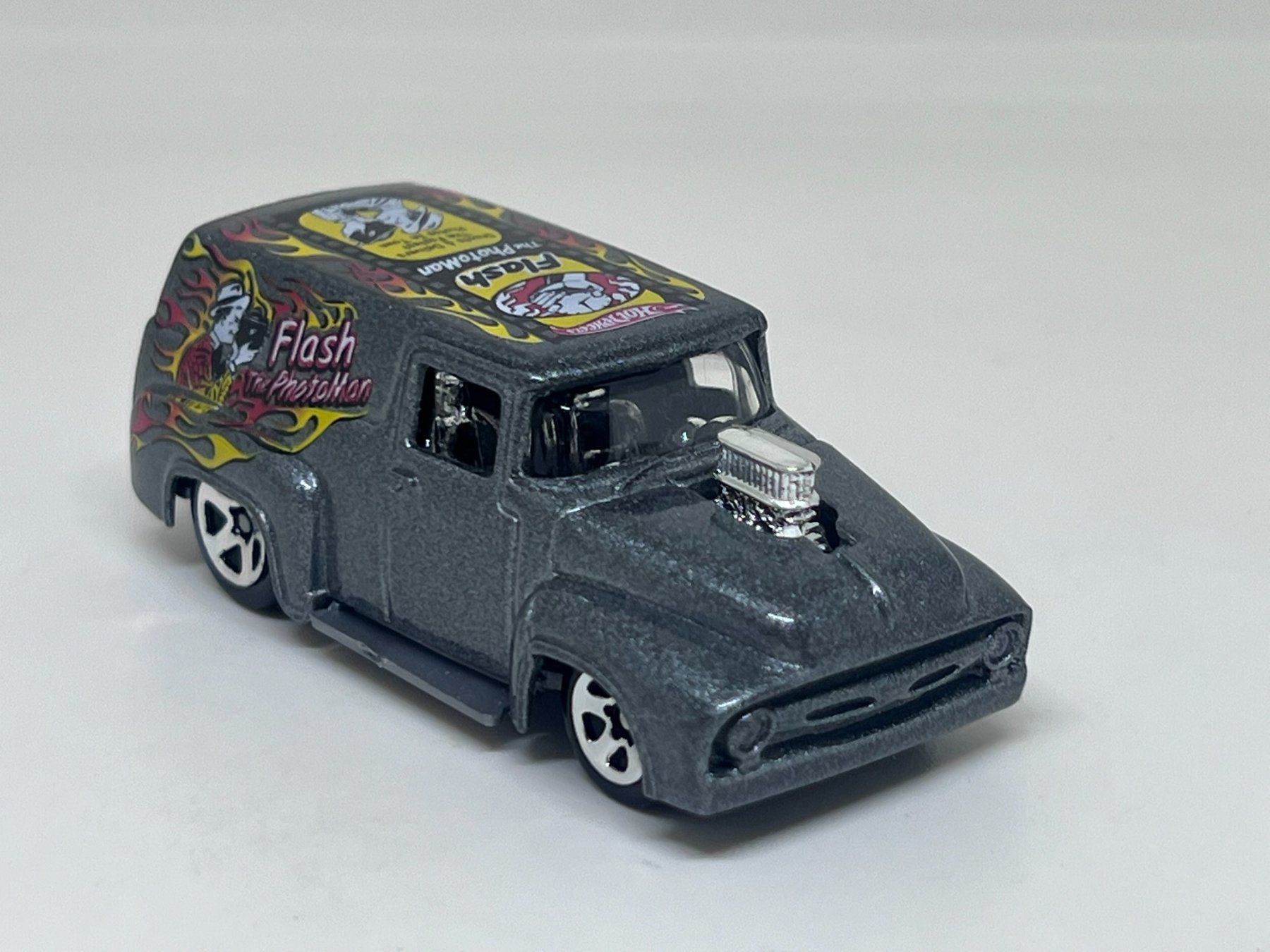 Hot Wheels Modellini d'auto: Hot Wheels '56 Ford – Nuovo (secondo la descrizione) da Wildegg venduto da LaaBoutique