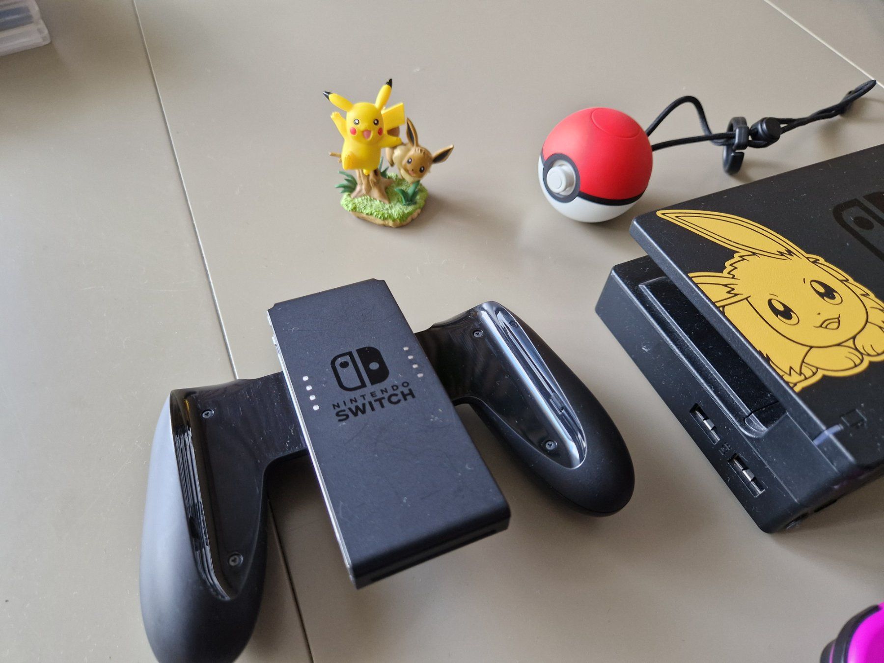 Nintendo Console: Nintendo Switch Pokemon Deluxe Edition – Usato da Langenthal venduto da Puli76 2
