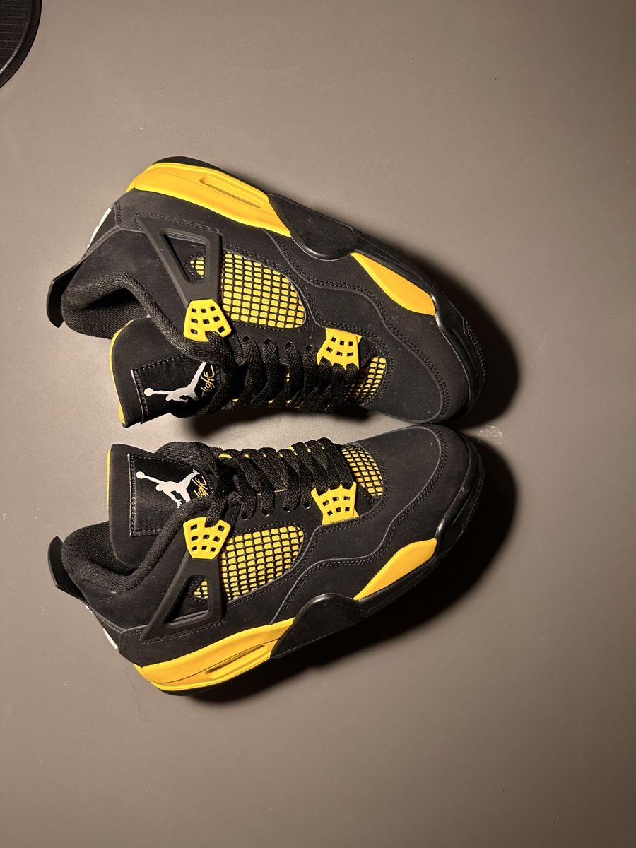 Jordan Scarpe da uomo: Air Jordan 4 Thunder (2023) – Nuovo (secondo la descrizione) da Mollis venduto da oli_gr