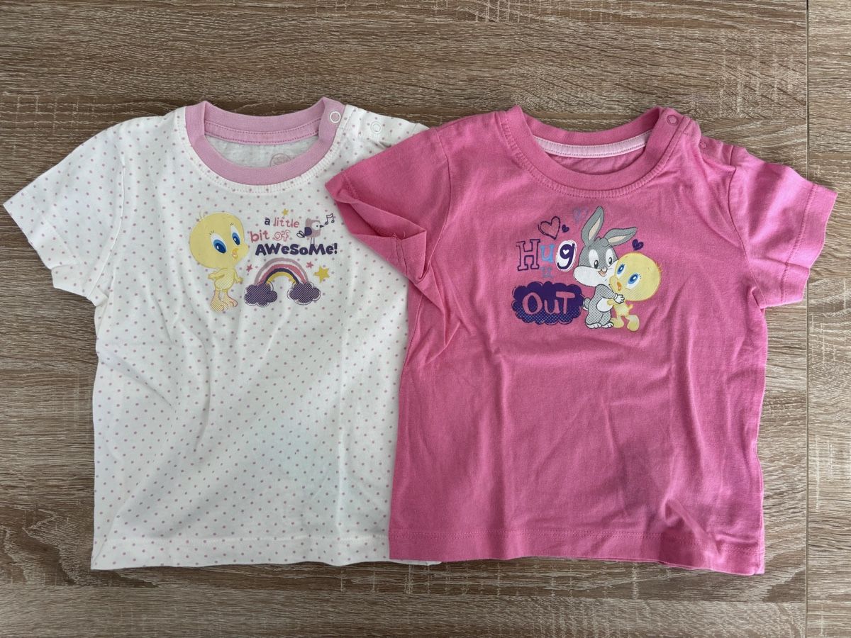 Blusen, T-Shirts & Tops: 2 T-Shirts Gr 86/92 – Gebraucht aus Ebikon von Regipe