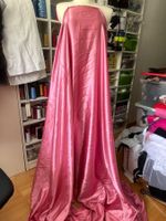 VERSCHIEDENE STOFFE