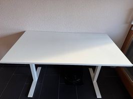 IKEA RODULF elekt. höhenverstellbarer Schreibtisch 140x80cm