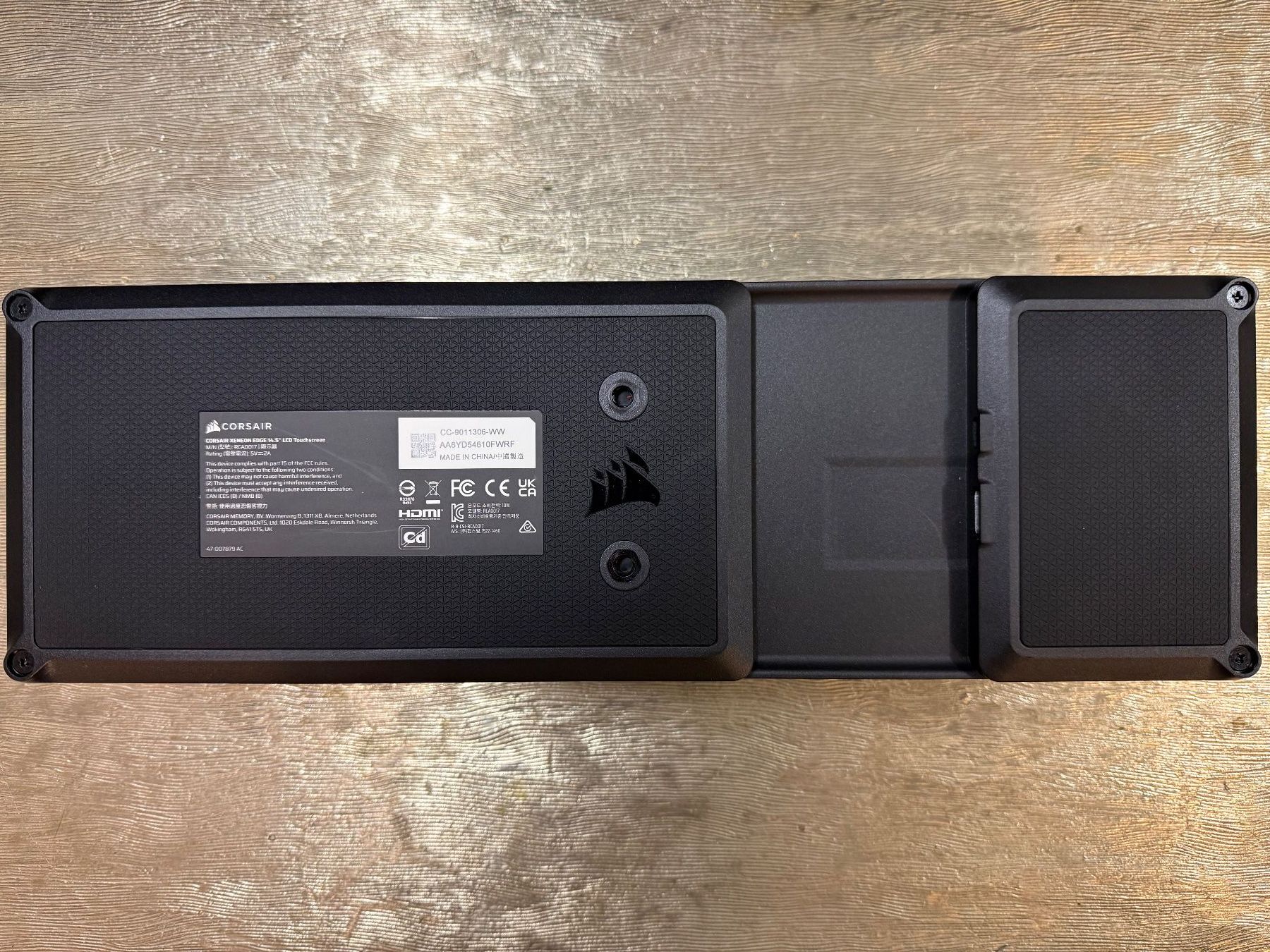 Corsair Monitor: CORSAIR XENEON EDGE 14.5" LCD Touchscreen – Usato da Hergiswil NW venduto da Tested-good 1