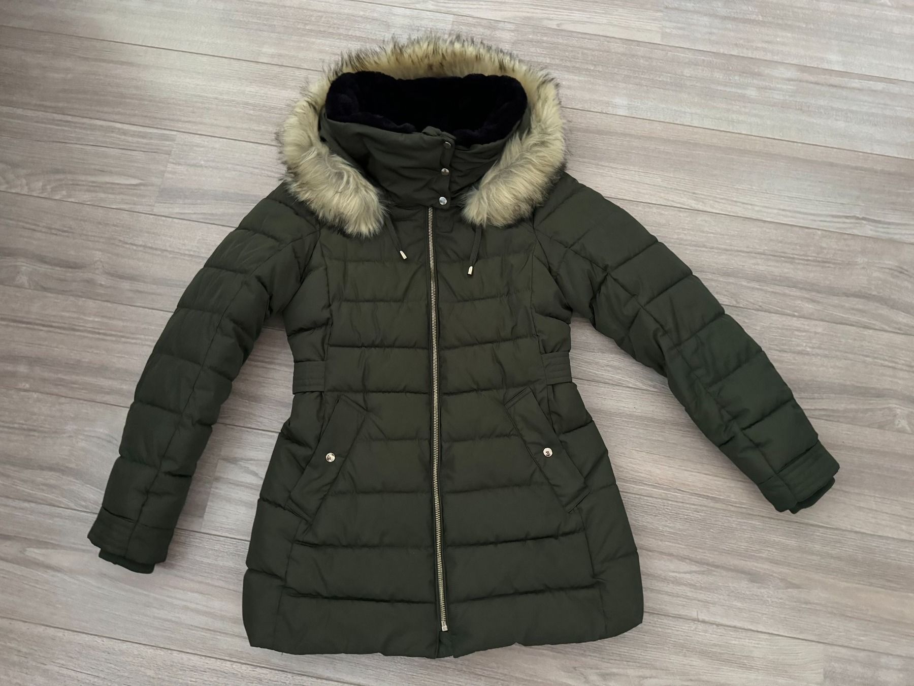 Zara Cappotti: ZARA Winter Parka Gr. S olive – Usato da Bonstetten venduto da VCLS