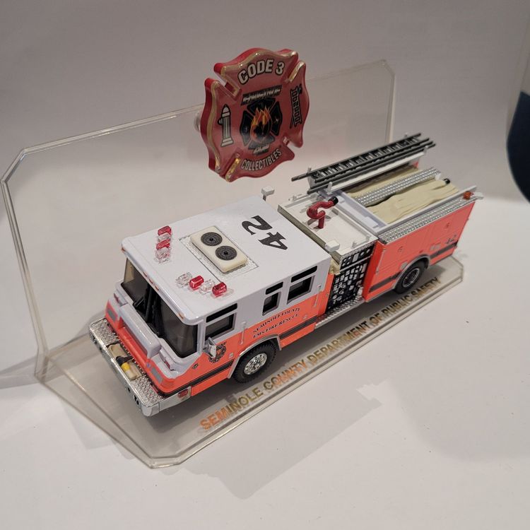 Miniature Kinsmart Ambulance Blanche - Modèle Réduit 1/64, Neuf, Pour Jouer Ou Collectionner !