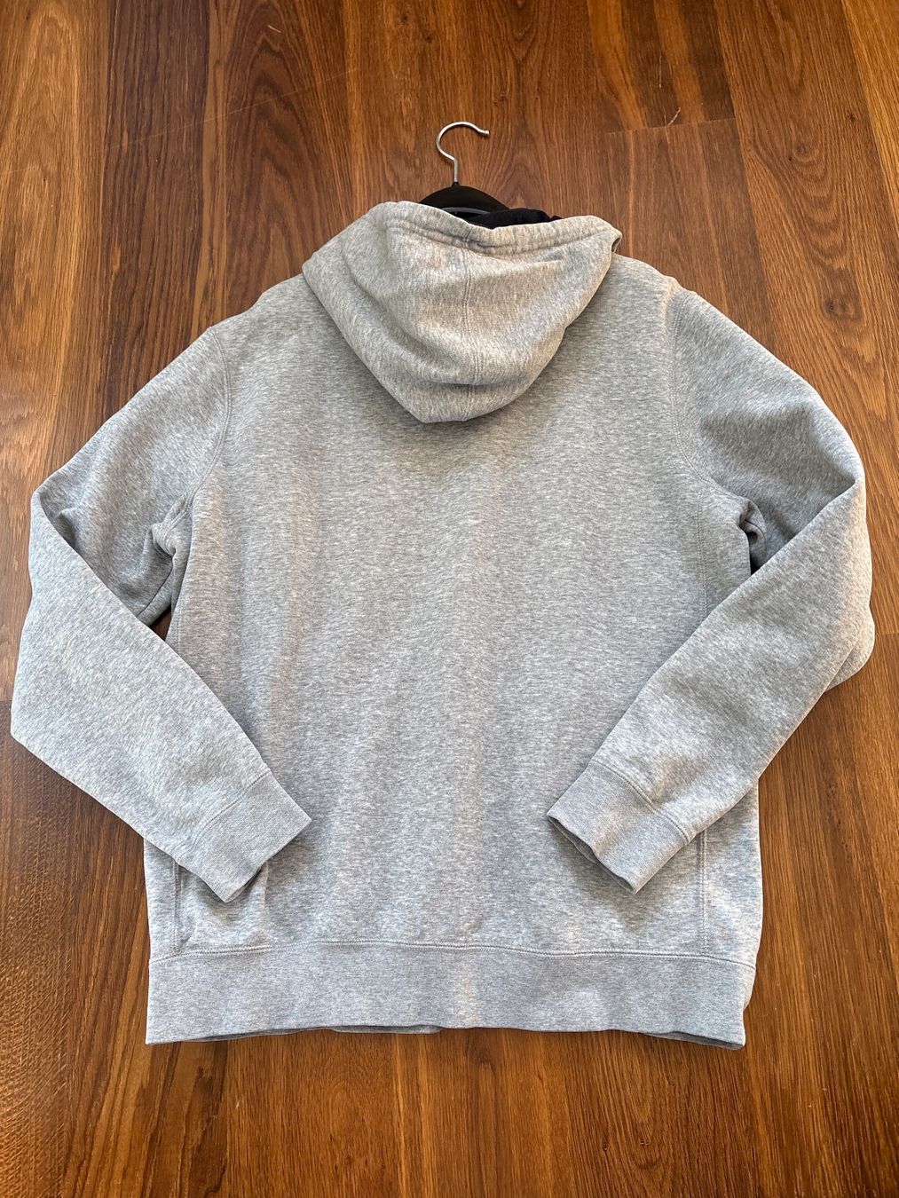 Nike Maglioni & Felpe: Nike SB Hoodie - grau Gr. M – Nuovo (secondo la descrizione) da Richterswil venduto da ZueriLake2 4