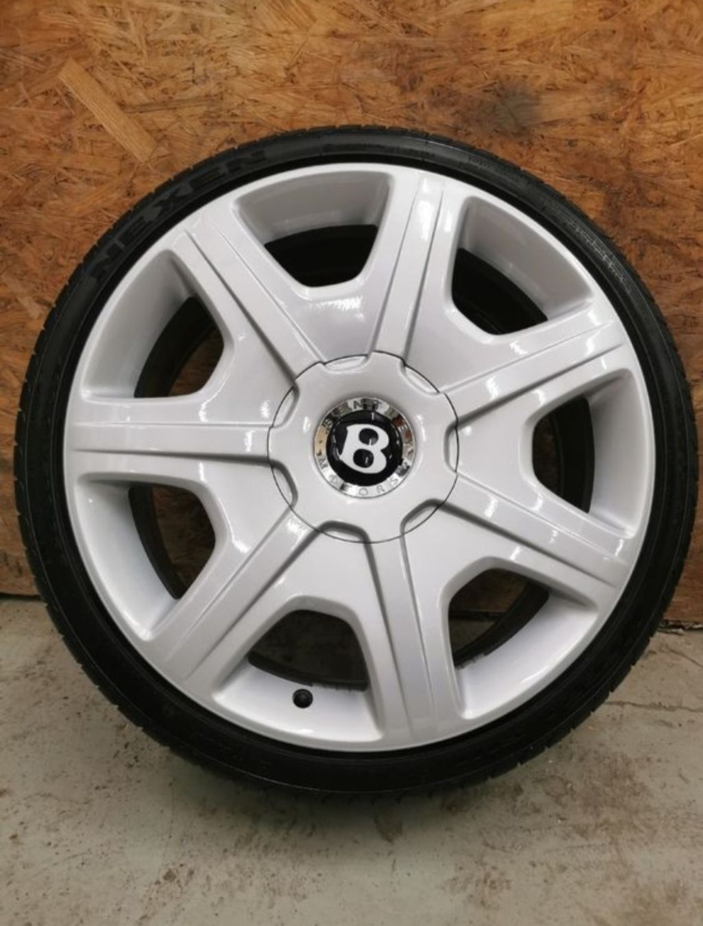Bentley Cerchioni: bentley 19 5x120 Et61 – Nuovo (secondo la descrizione) da Dussnang venduto da Ricardoferreira92 2