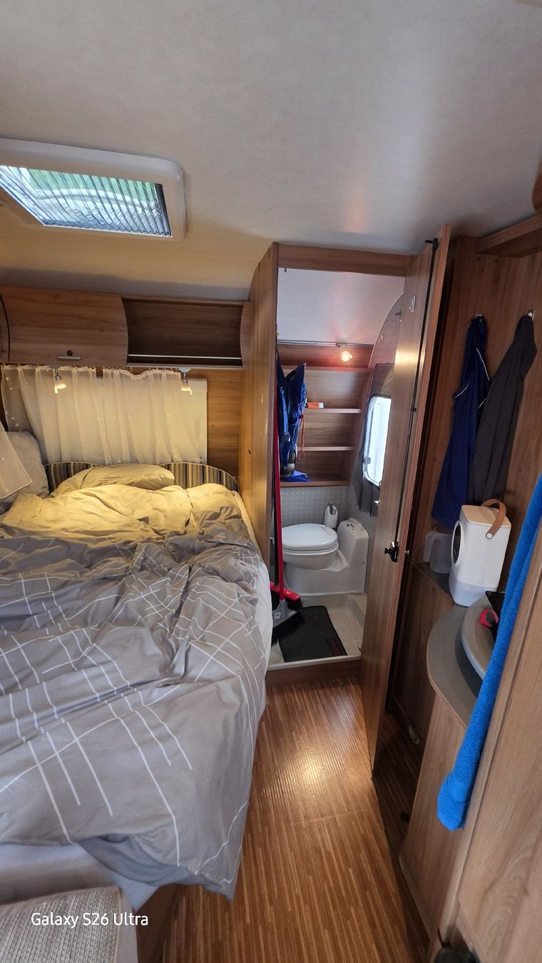 Mobilhome: Wohnwagen Bürstner Averso 390 TS weiss/grau – Usato da Unterägeri venduto da cicu29 5