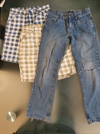 Kleiderpaket Jungen Gr. 158 - 2 Kurze Hosen - 1 lange Jeans