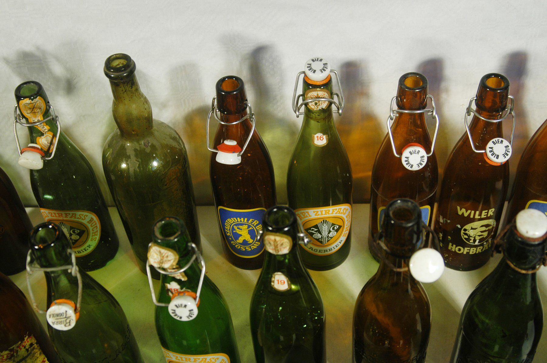 Gläser, Krüge & Flaschen: Bierflaschen Diverse – Gebraucht aus Herisau von Wisen 3