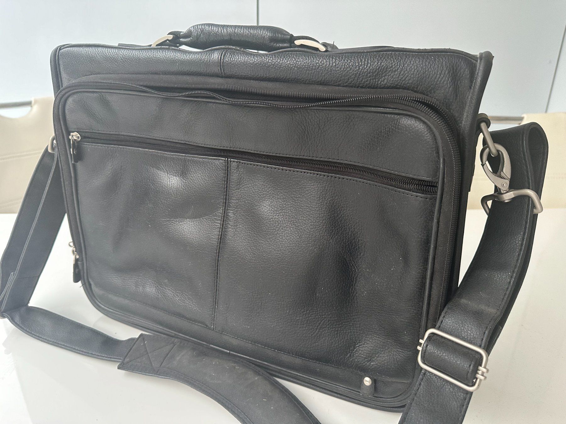 Valigie & Borse: Leder Notebook & Aktentasche - Stabil & Neuwertig – Nuovo (secondo la descrizione) da Niederwangen b. Bern venduto da Walkershop