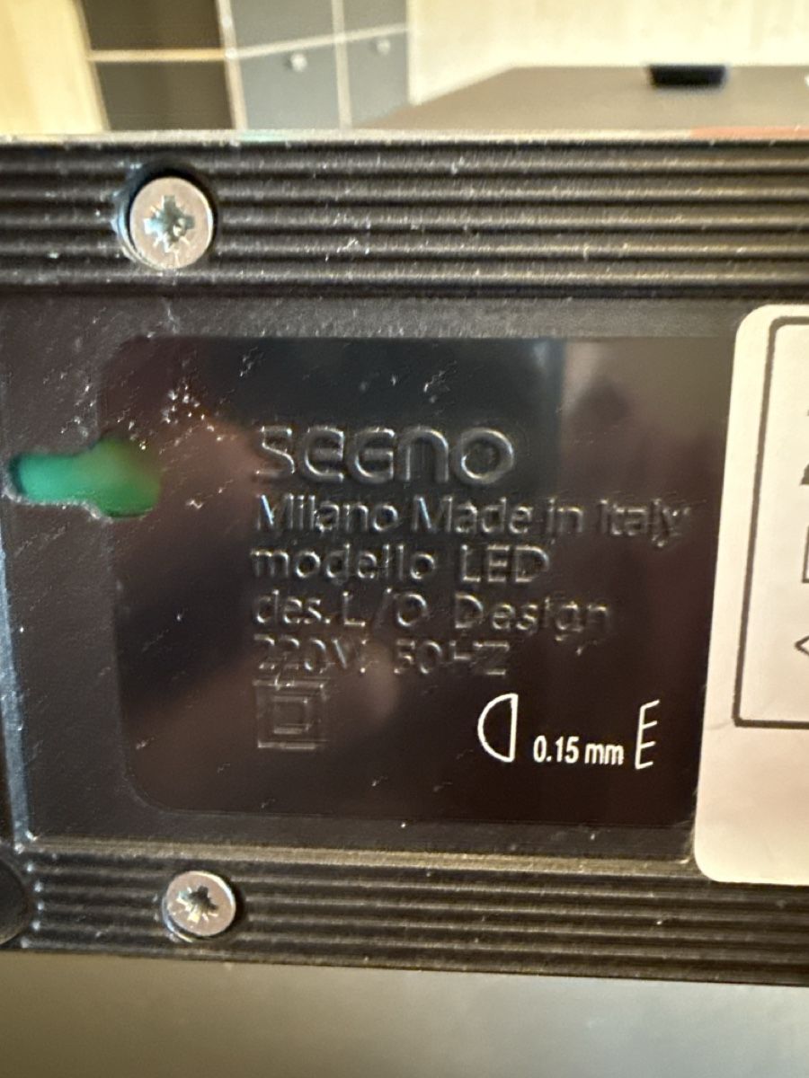 Lampade: Segno Tischleuchte  – Usato da Glarus venduto da Box3 3