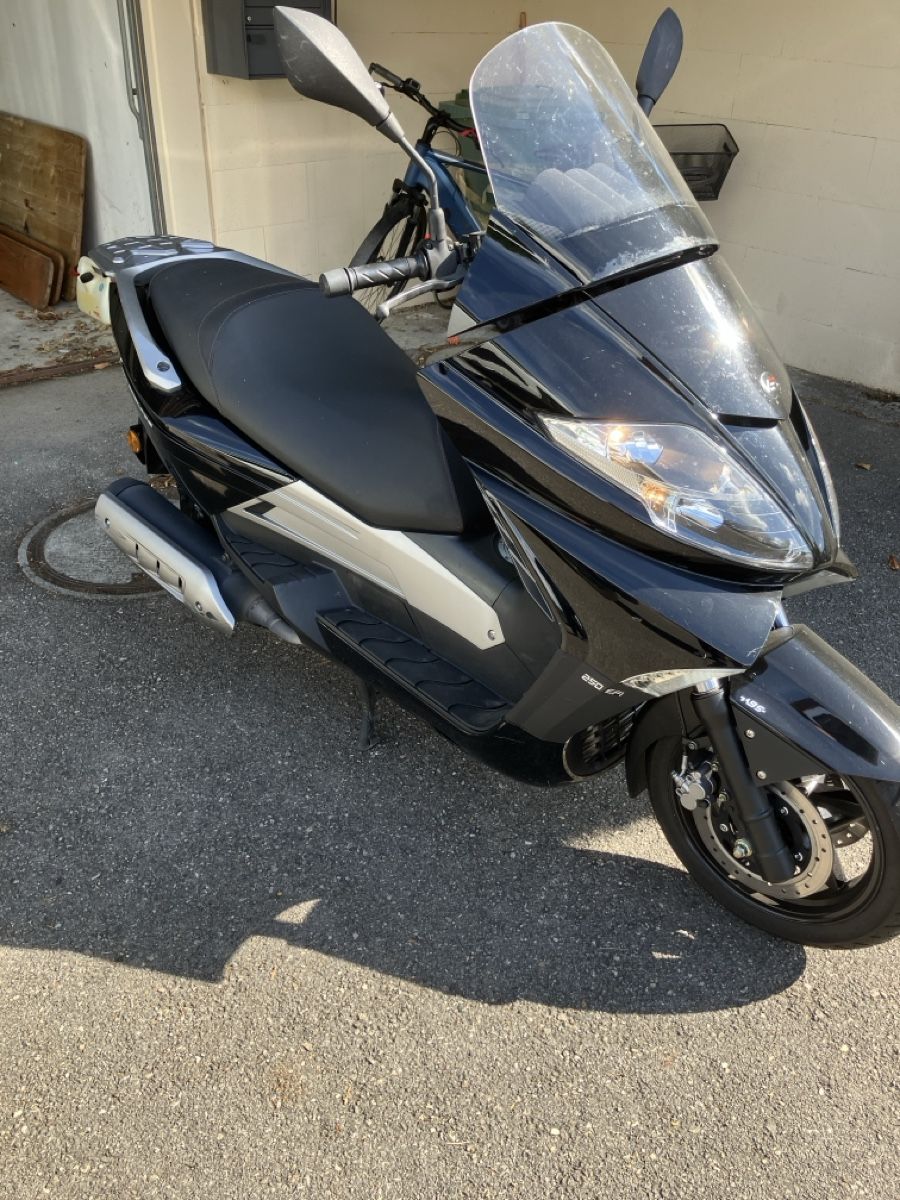 Strada: Motorroller VENGO Silver Blade 250i – Usato da Wallenbuch venduto da Rasmus0