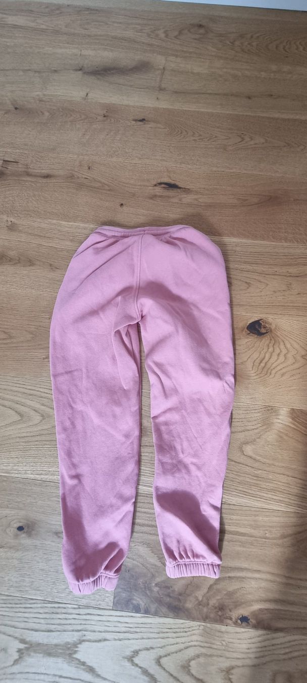 Lotti & Set di vestiti: 3er-Set: Mädchen-Trainerhosen Grösse 122 – Usato da Lachen SZ venduto da allesweg78 1