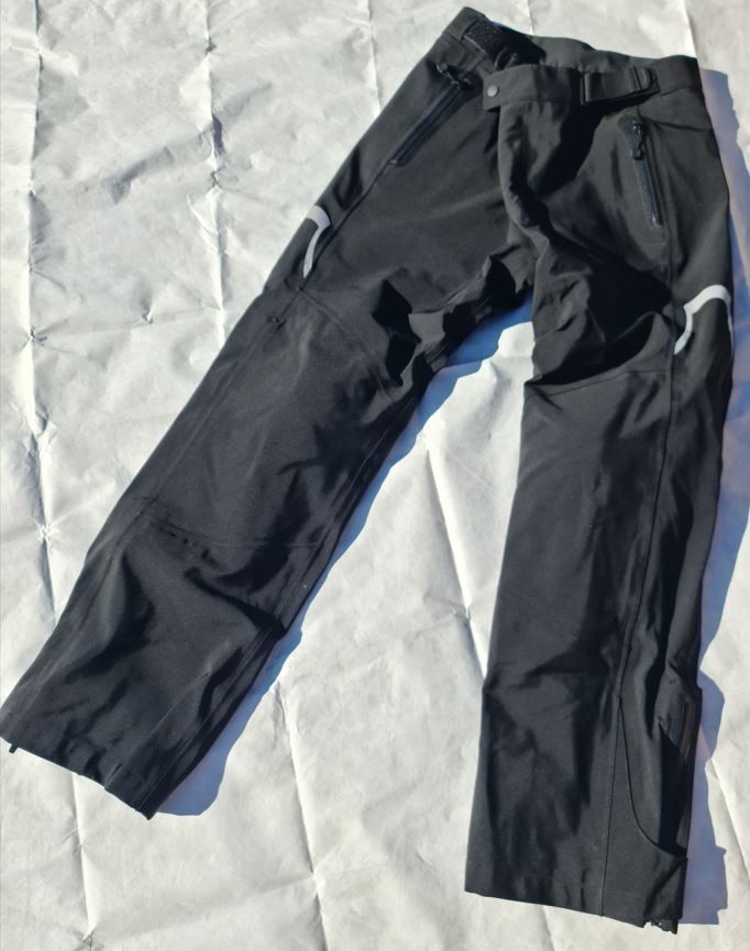 BMW Hosen: Motorradhose BMW TourShell Grösse 56 – Gebraucht aus Lützelflüh-Goldb von fap_9phy