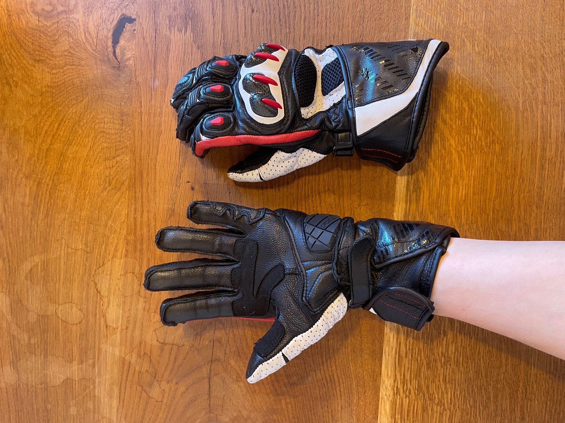 Guanti & manicotti: Motorradhandschuhe aus Leder, Gr. 7.5, Damen – Usato da St. Gallen venduto da simea_1610 1