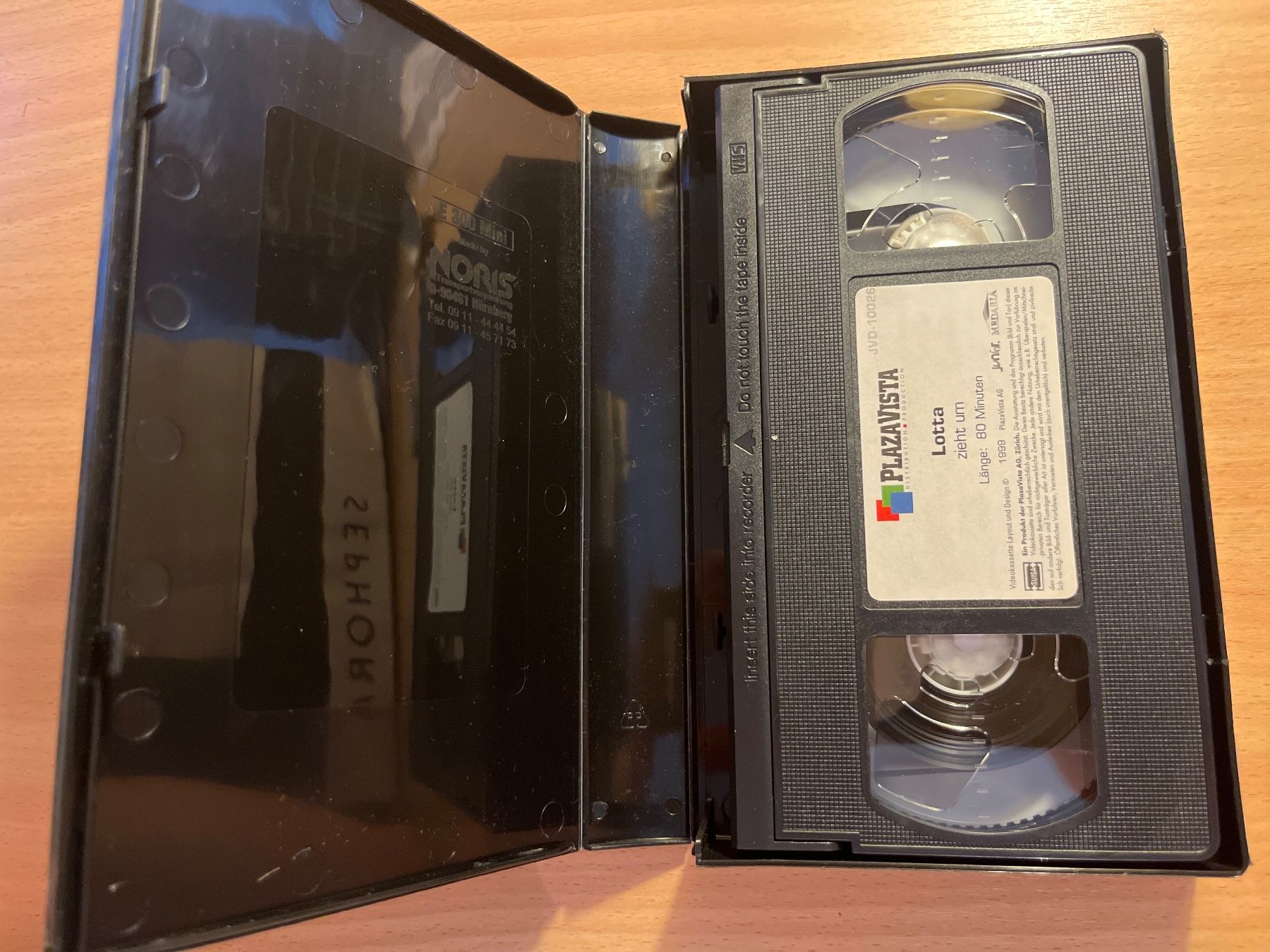 Alle VHS: VHS - Lotta zieht um, Astrid Lindgren – Gebraucht aus Luzern von Jiggy_8898 2