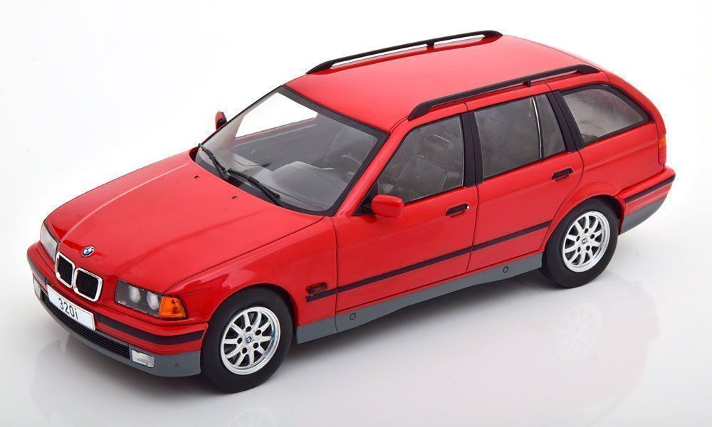 BMW Modellini d'auto: BMW 3ER E36 TOURING 1995 ROT 1:18 MCG – Nuovo e nell'imballaggio originale da Suhr venduto da Moebelsiralfred