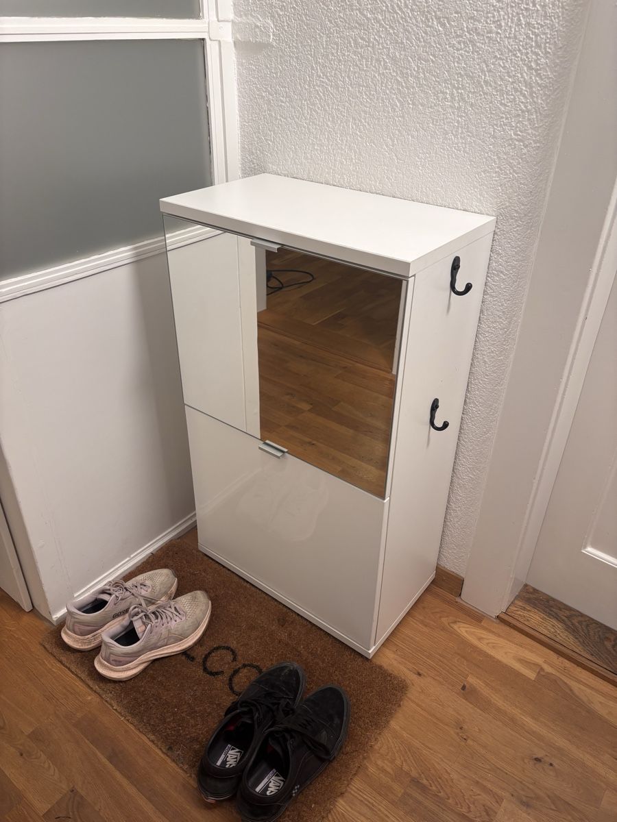 Guardaroba: Schuhschrank mit Spiegel – Usato da Bern venduto da lucamueller02