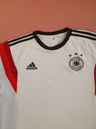 Weisses Adidas Deutschland -Fussballtrikot.