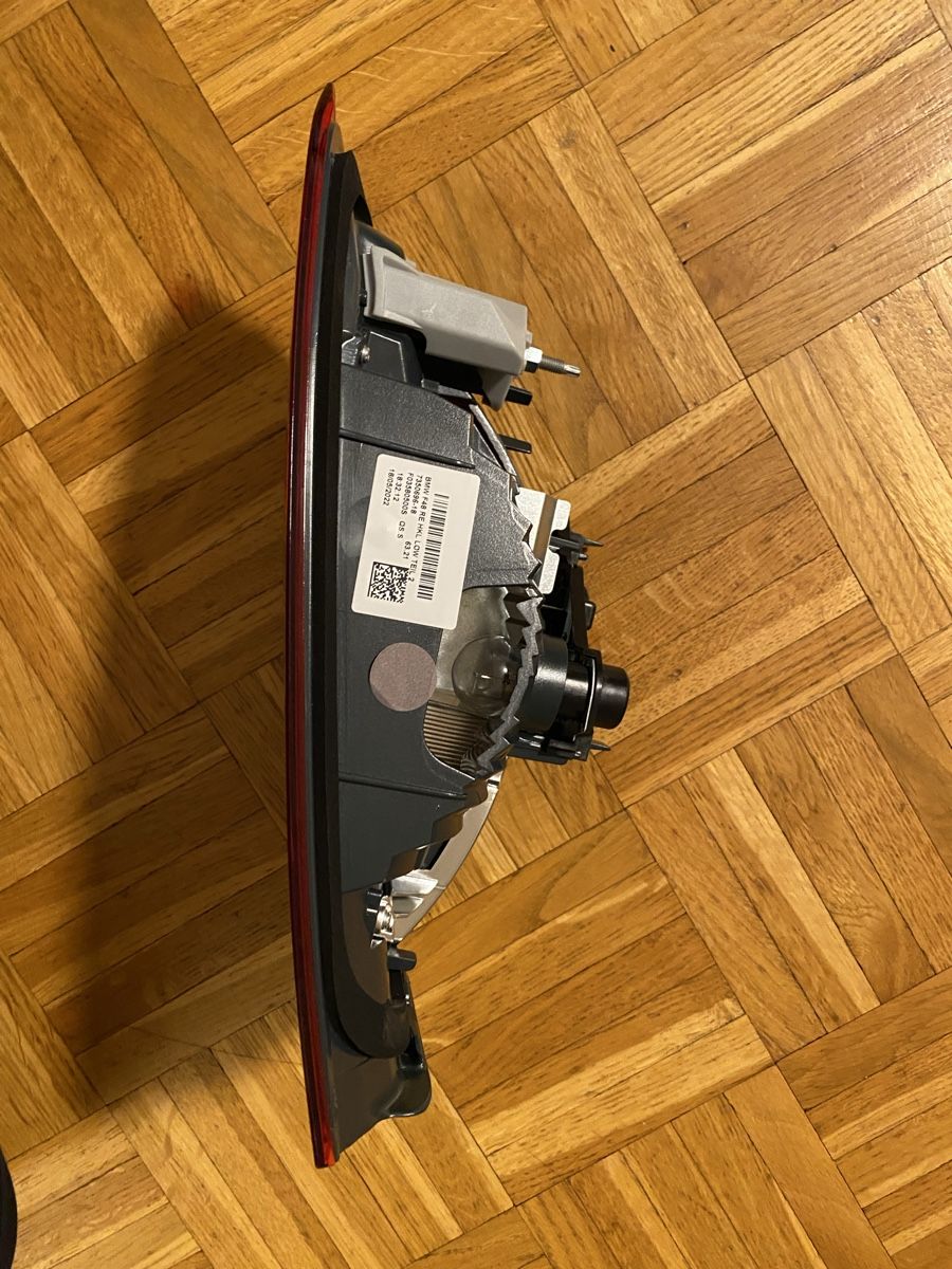 BMW Alle Autoersatzteile: Bmw x1 f48 rear tail light right side – Neu und originalverpackt aus Kilchberg ZH von cosbas 1
