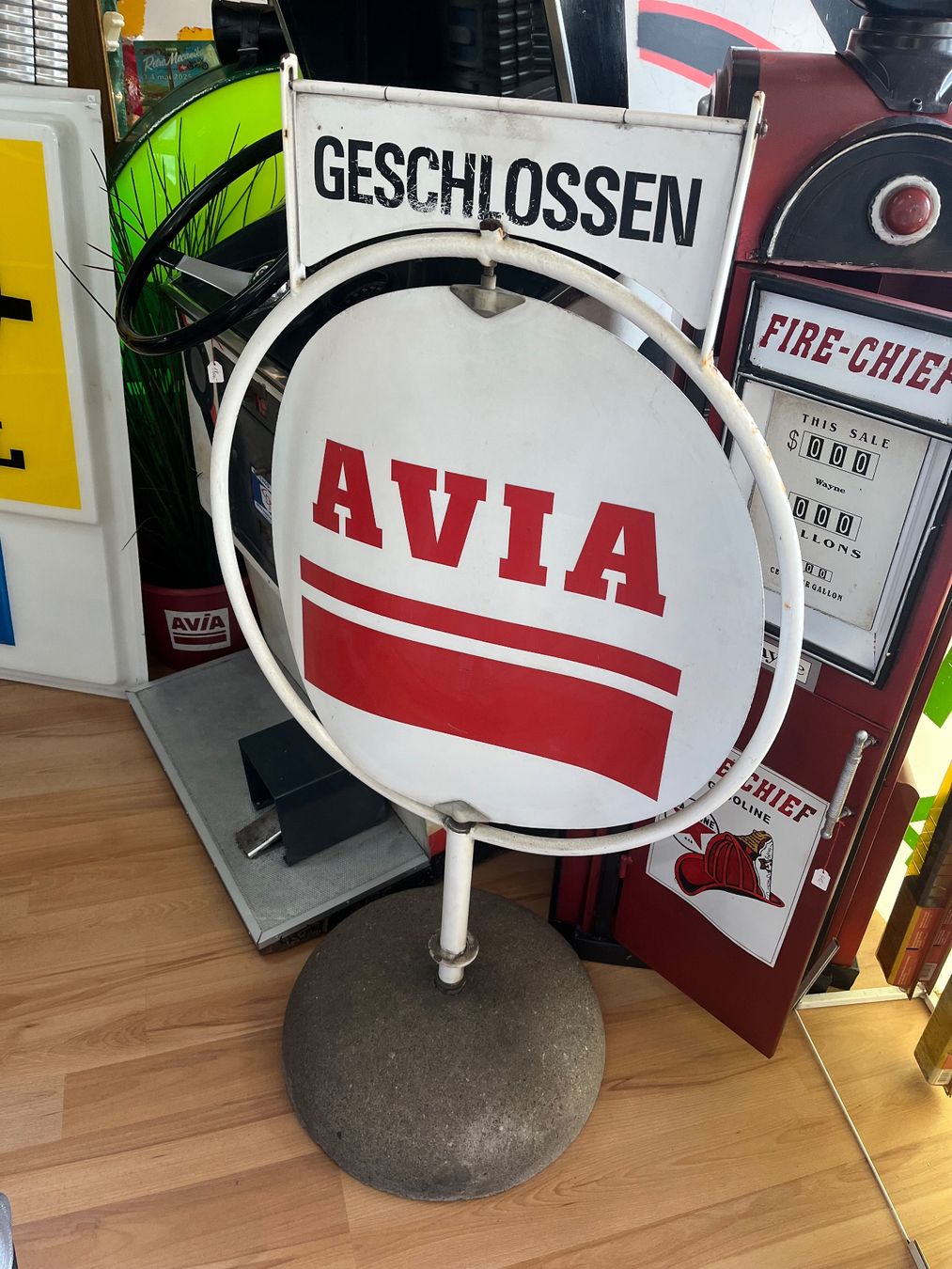 Avia Insegne: AVIA - Werbe-Schild – Usato da Erlinsbach venduto da Stu-ff 4
