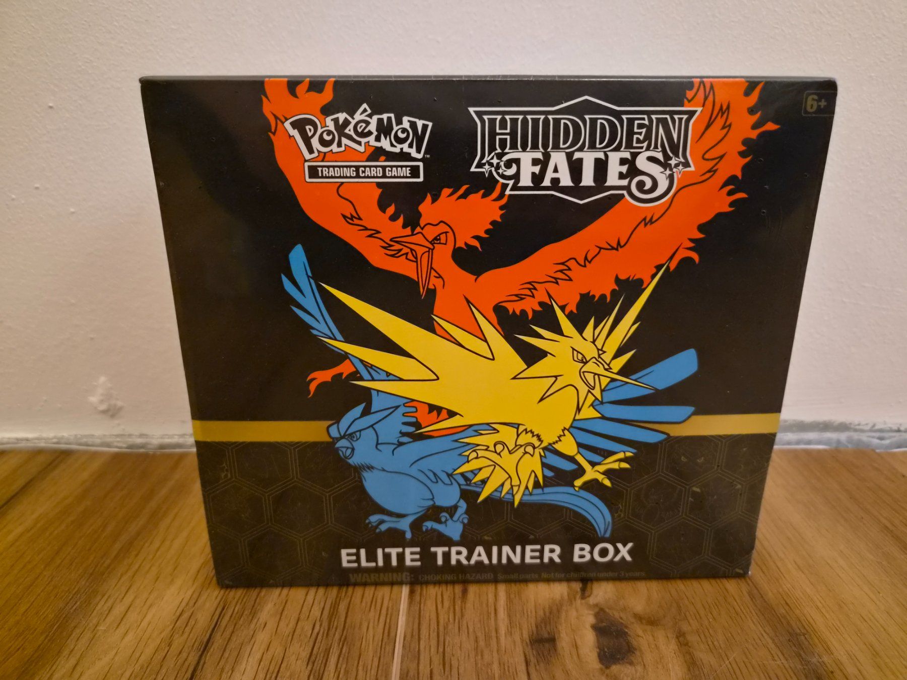 Pokémon Carte collezionabili: Pokemon - Hidden Fates - Elite Trainer Box – Nuovo e nell'imballaggio originale da Lostorf venduto da HappyFlohmarkt