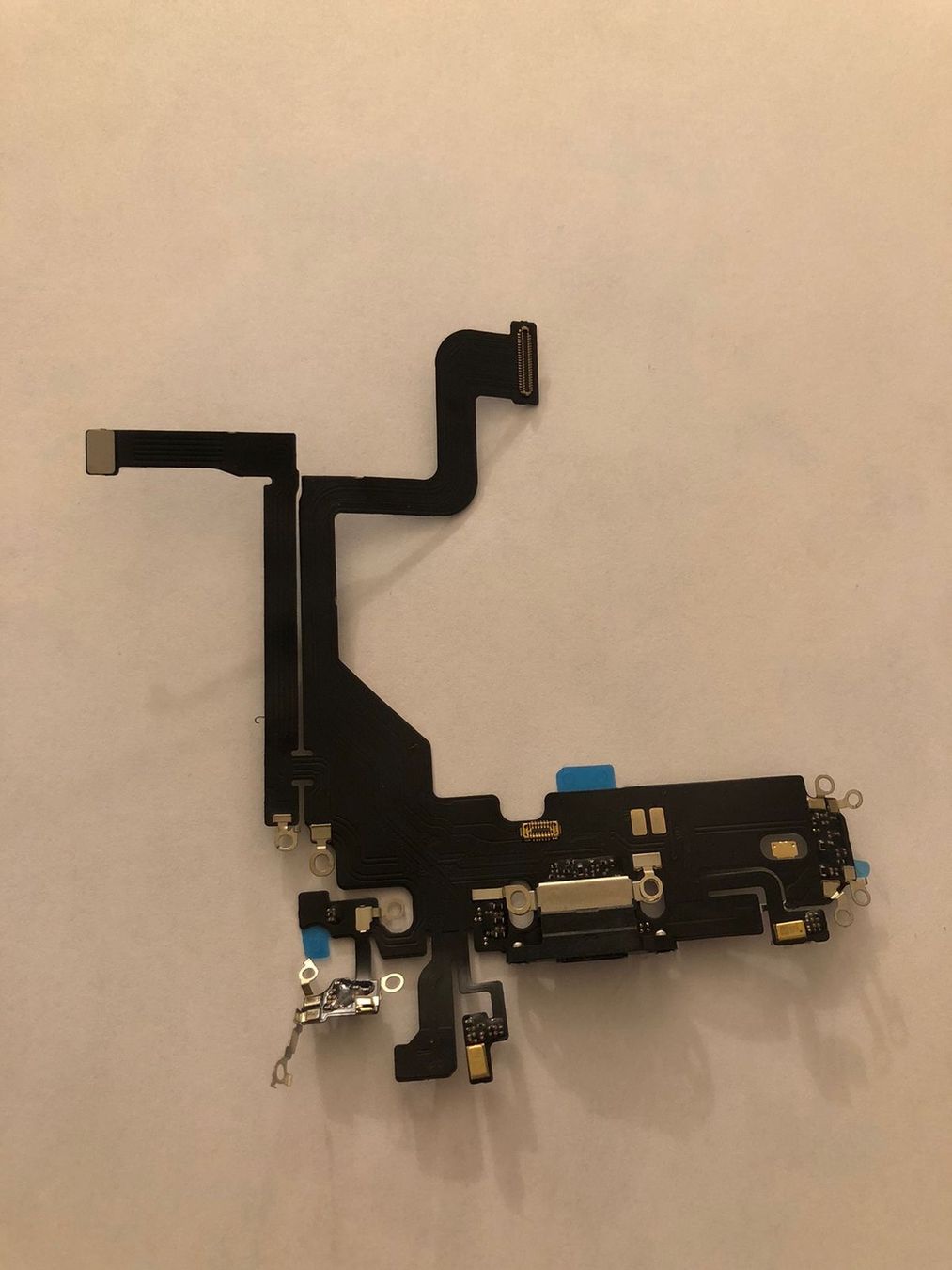 Apple Telefoni cellulari / Smartphones: Connecteur de charge iPhone 13 Pro - Pièce de rechange – Nuovo e nell'imballaggio originale da Leukerbad venduto da mig_8bbp