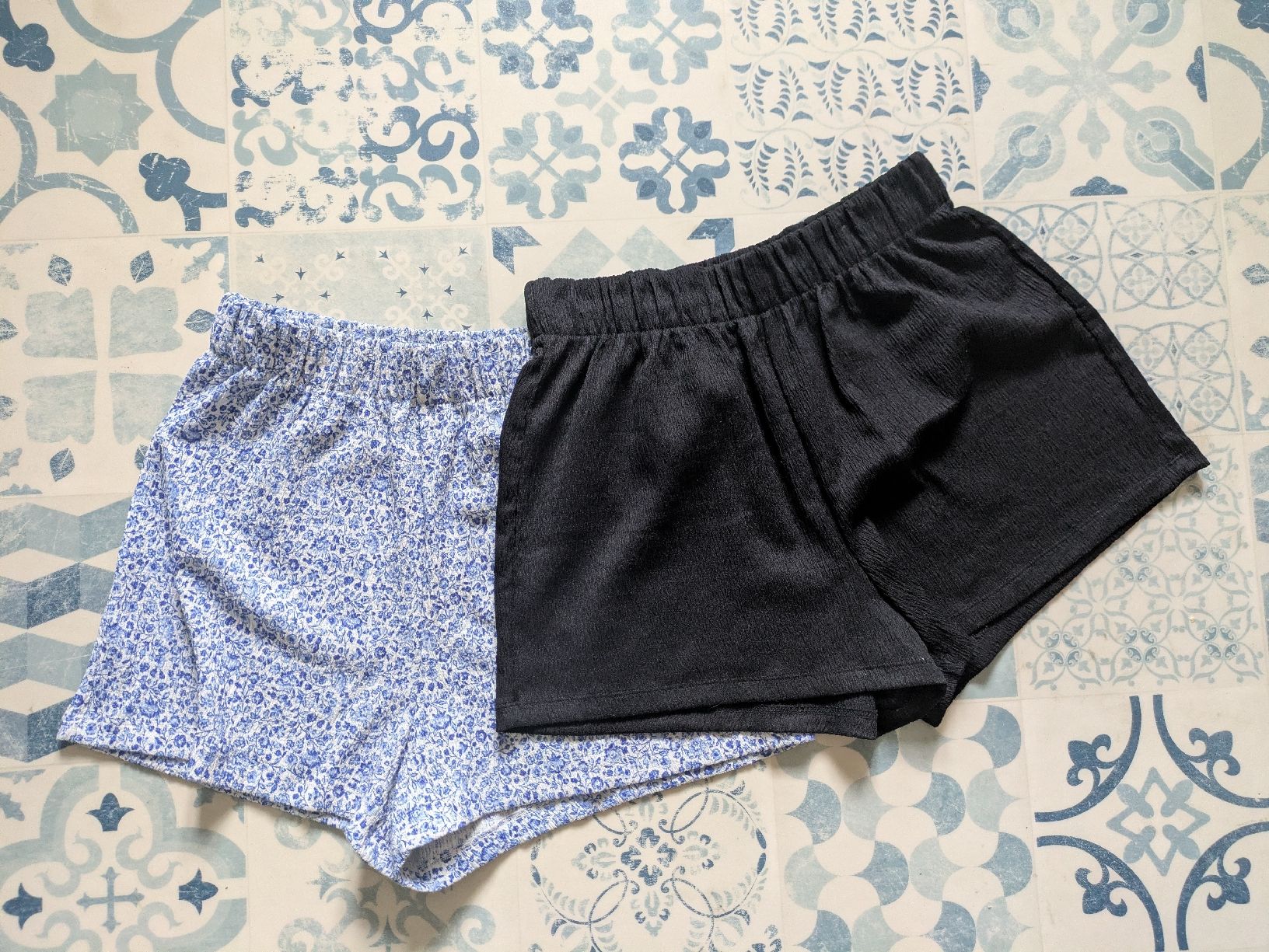 H&M Lots de vêtements: Doppelpack Shorts von H&M – D'occasion à Schwyz par Magdalena86