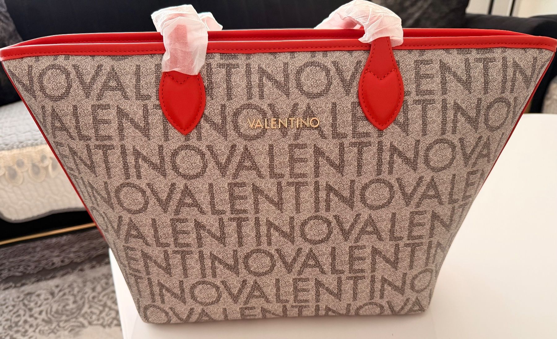 Valentino Taschen für Damen: Valentino Shopping Bag – Neu und originalverpackt aus Spreitenbach von emi_5qf7