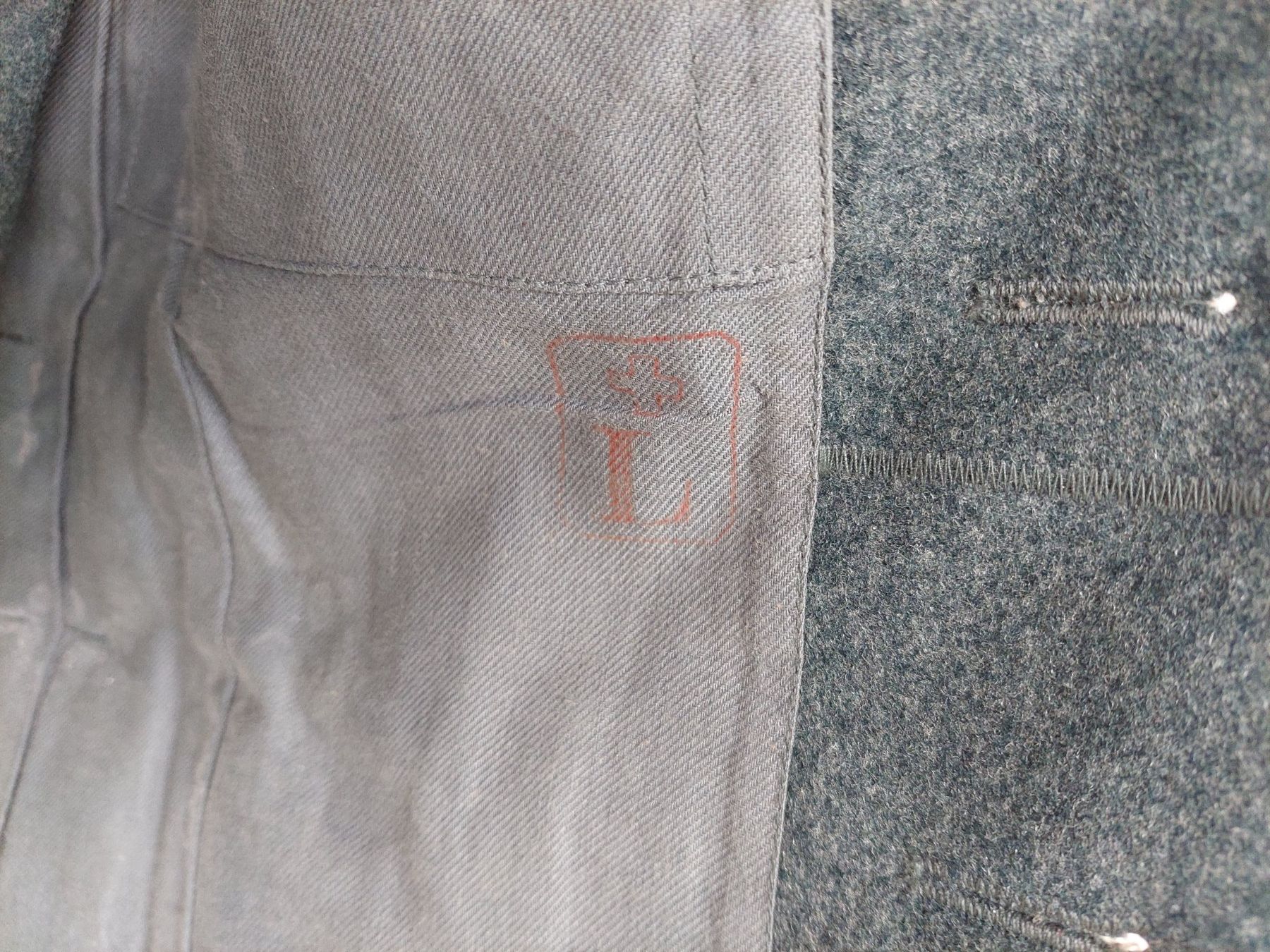 Schweizer Armee Uniformi: Uniform Armee Schweiz Oberteil mit Hose – Usato da Obfelden venduto da Foto_Bild_Kunst_Buch 5