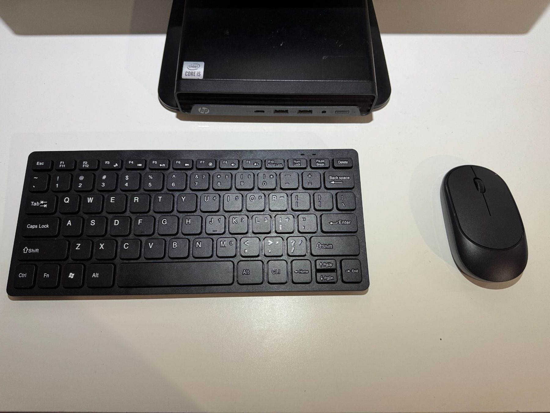 PC: Pc Hp Mini Complet - écran + souris et clavier sans fil – Nuovo (secondo la descrizione) da Fribourg venduto da C.Garcia 3
