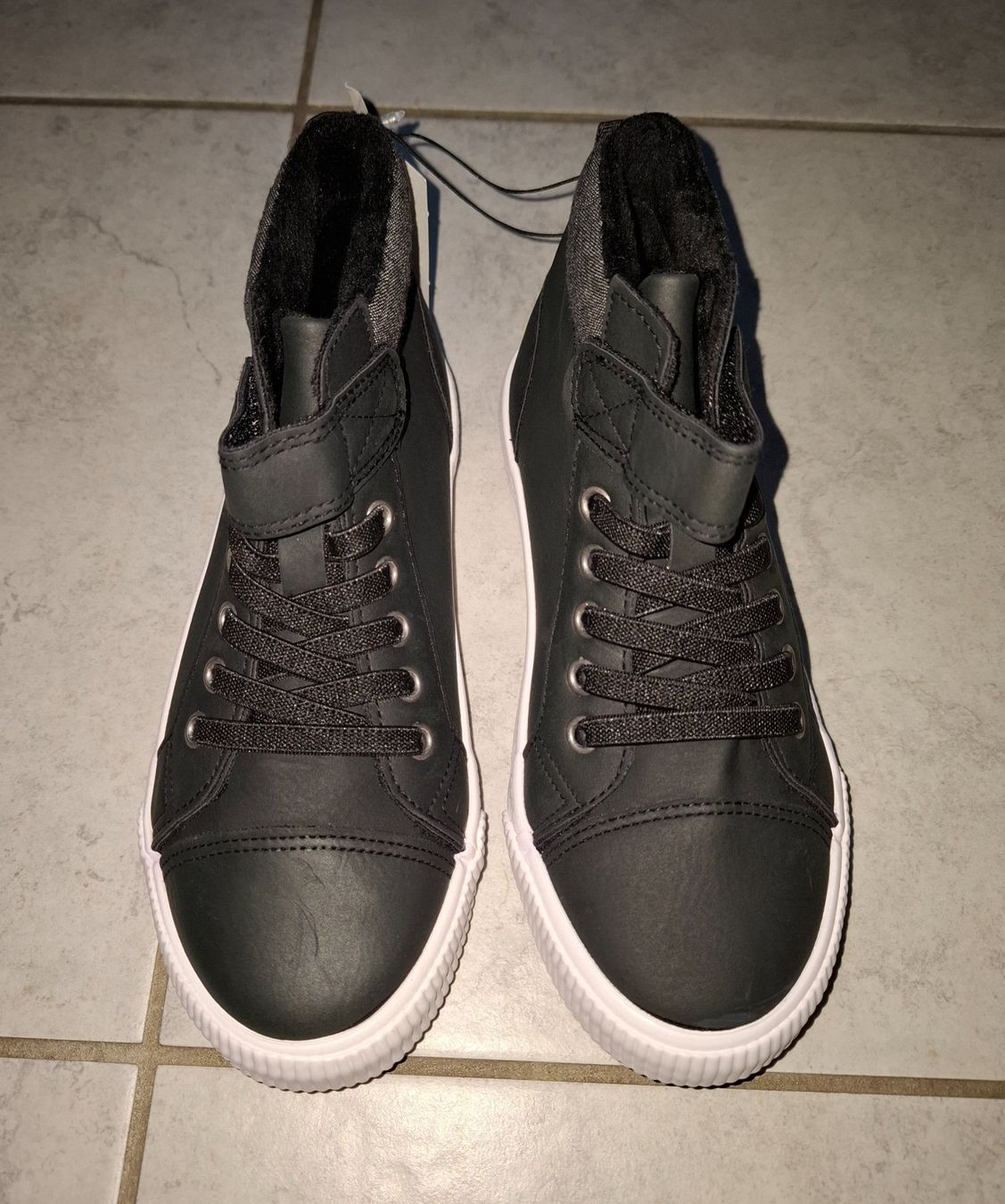 H&M Scarpe per ragazzi: Sneaker mit Warmen Innenfutter gr.32 – Nuovo e nell'imballaggio originale da Oberurnen venduto da rotty80 1