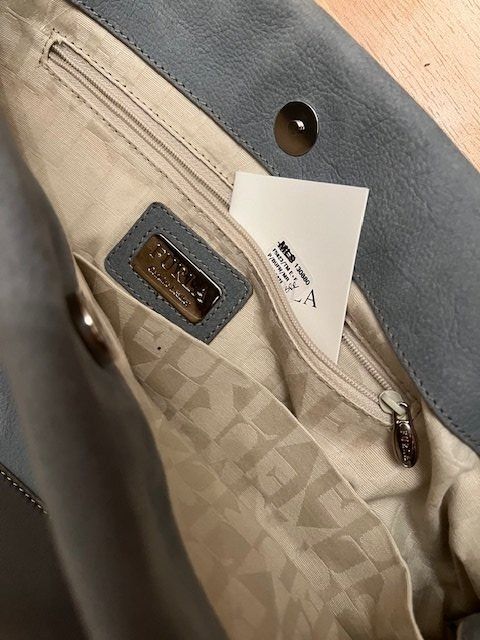 Furla Borse da donna: Furla Handtasche mit authenticity card wie neu – Usato da Wabern venduto da MagdalenaWabern 7