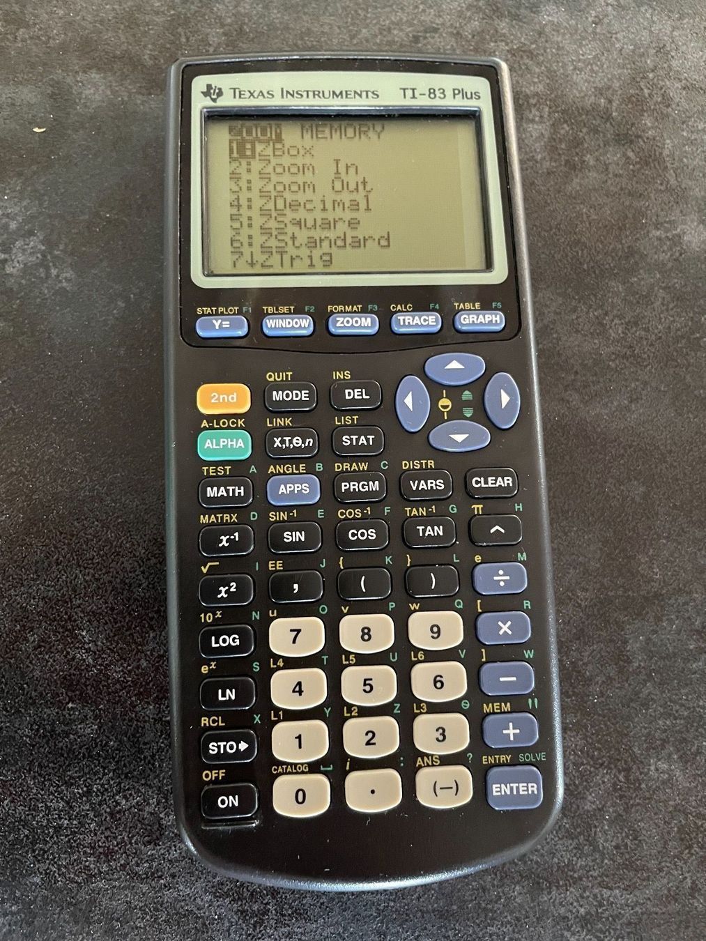 Texas Instruments Calcolatrici tascabili: Texas Instruments TI-83 Plus – Usato da Vallamand venduto da Bricbracbroc82 2