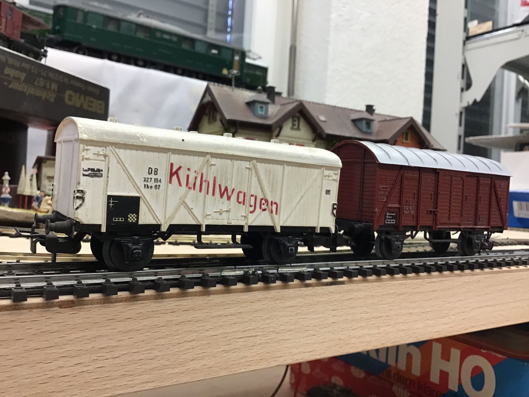 Märklin Modellini di ferrovie: Märklin 2 Güterwagen – Usato da Männedorf venduto da Modelle-aller-Art