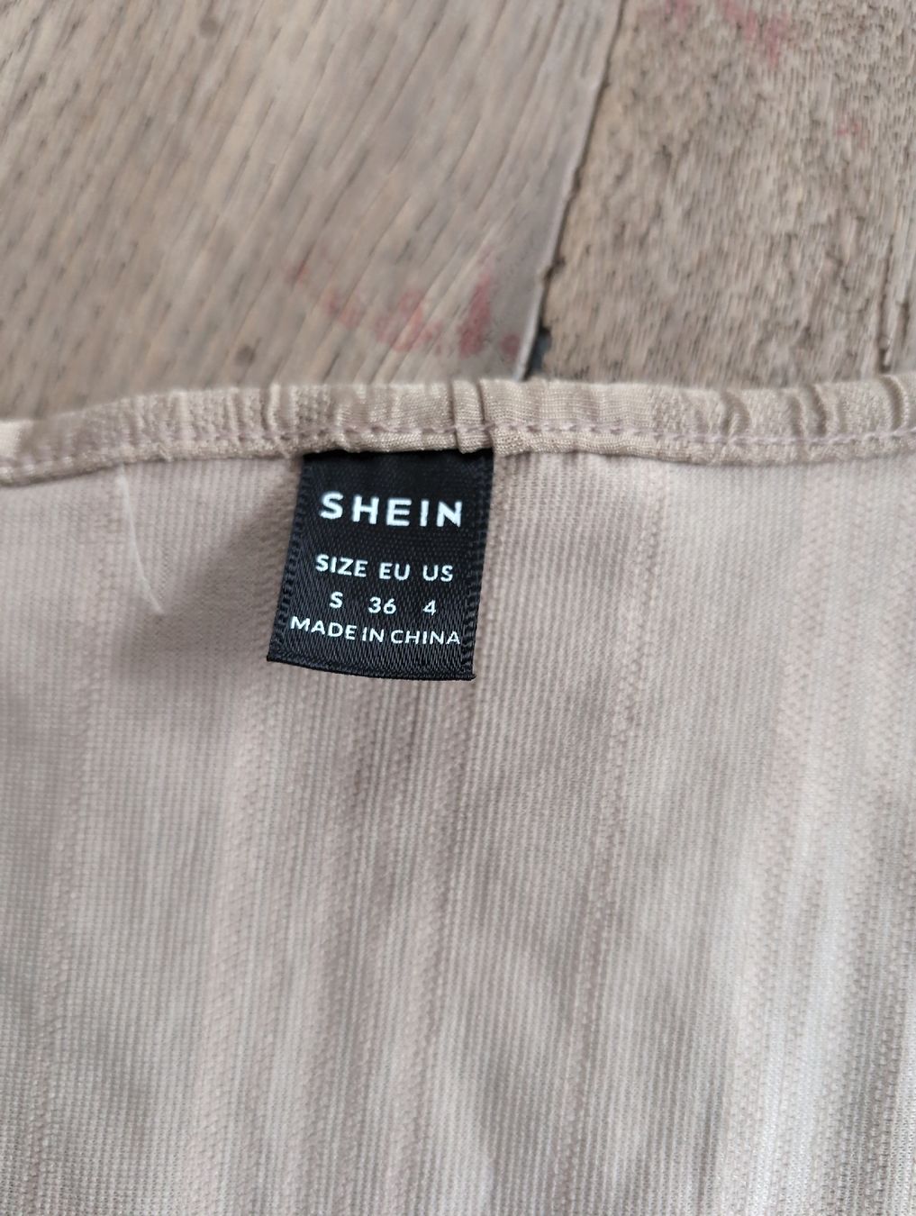 Shein T-shirt: T-Shirts von Shein Gr. 36 – Usato da Unterägeri venduto da Fiobi 1