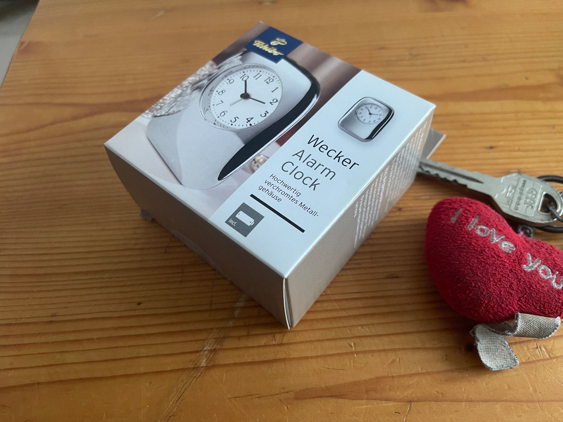 Sveglie: Tchibo Wecker Alarm Clock - Hochwertiges Metalgehäuse, Mecha – Nuovo e nell'imballaggio originale da Weinfelden venduto da ice_heart_xx 1