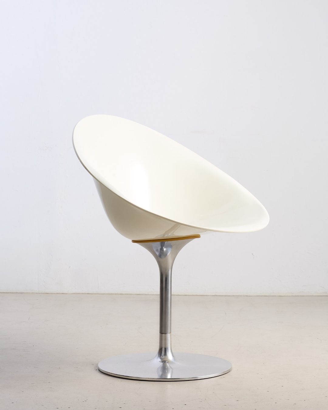 Kartell Sedie: Designerstuhl von Kartell – Usato da Zürich venduto da kioskio_zh