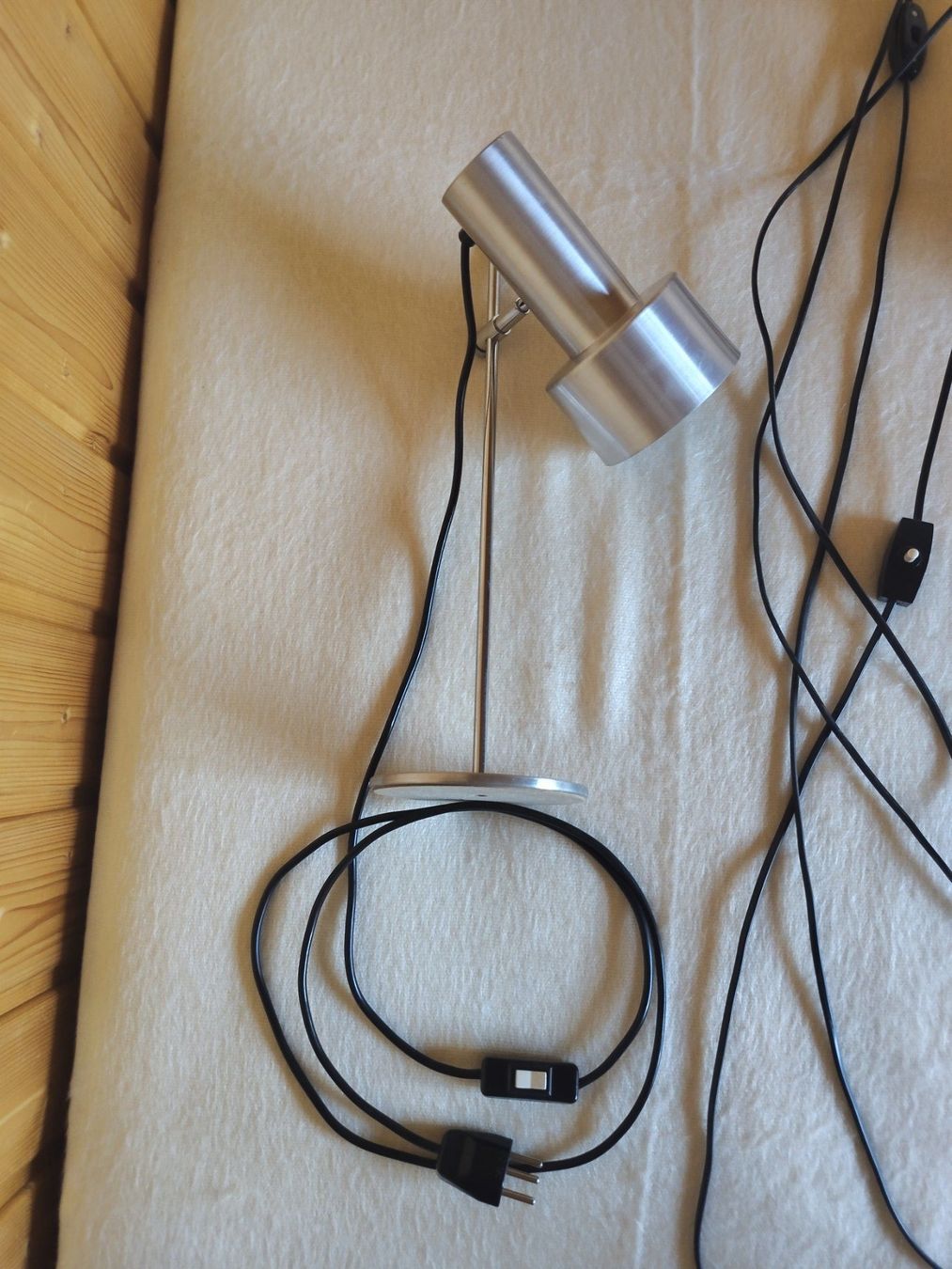 Lampen: Stehlampe und Tischlampe  Aluminium – Gebraucht aus Meilen von Impressum 1