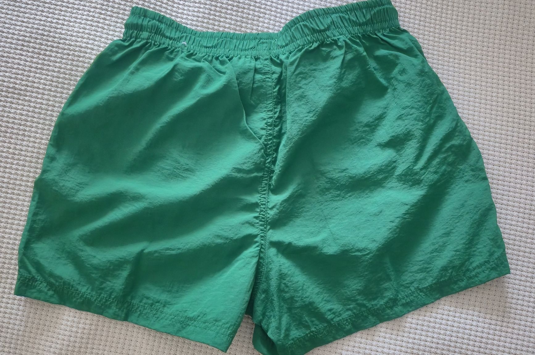 Costumi da bagno: Short de bain vert taille élastique état neuf – Nuovo (secondo la descrizione) da Le Locle venduto da Arya4 2