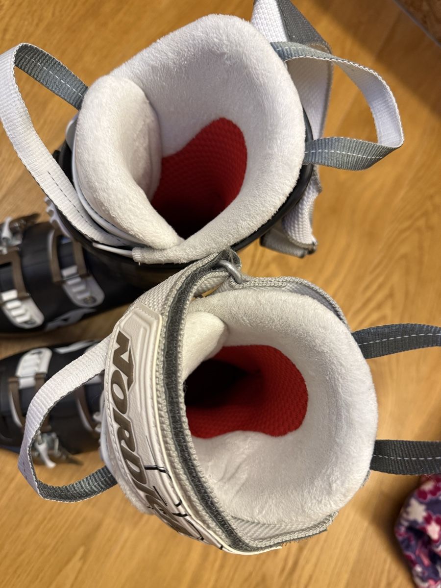 Nordica Scarpe da donna: Skischuhe Nordica – Nuovo (secondo la descrizione) da Winterthur venduto da 2mirj 6