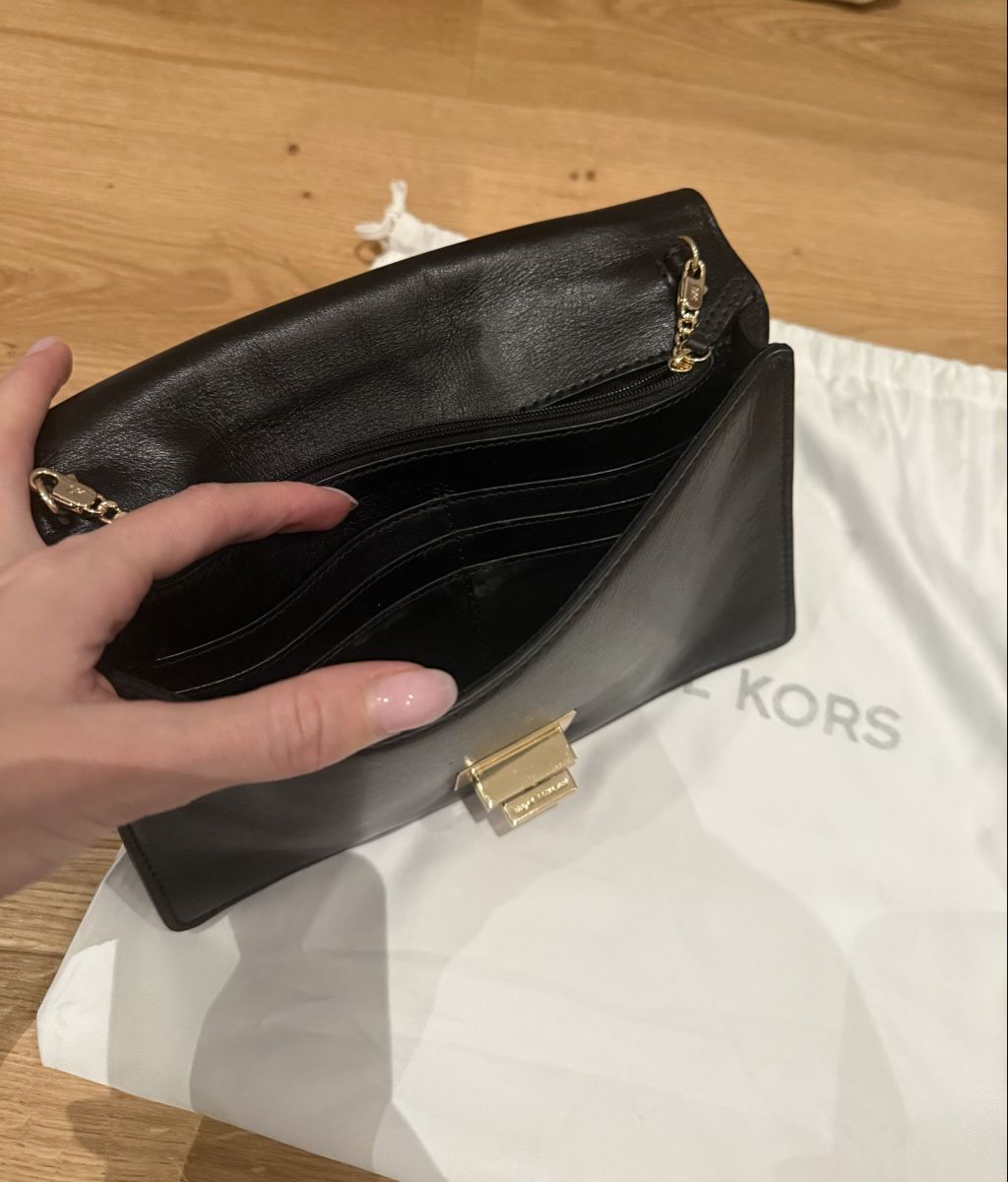 Michael Kors Taschen: Michael Kors Clutch, neuwertig – Neu (gemäss Beschreibung) aus Weiningen ZH von TinaDoreen 3