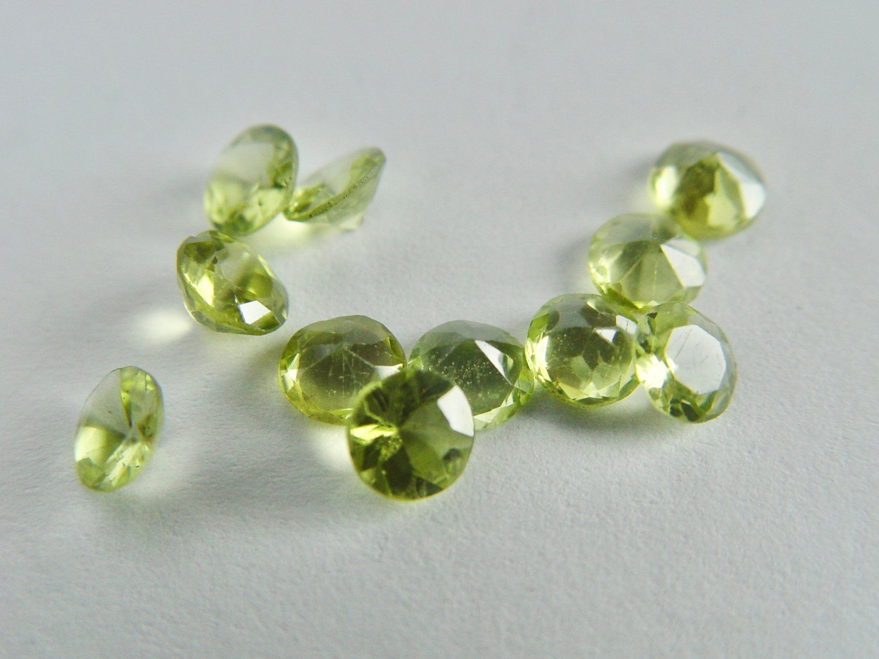 Pietre preziose: Peridot, Lot von 5ct – Usato da Henggart venduto da elsternwerk