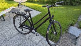 Schwarzes Citybike, Bahnhof Velo, Grösse M