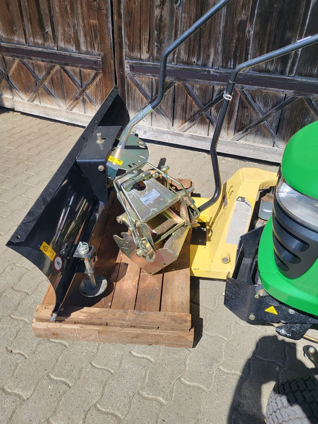 John Deere Tagliaerba: John Deere X305R Rasentraktor – Usato da Amlikon-Bissegg venduto da and_cp66 3